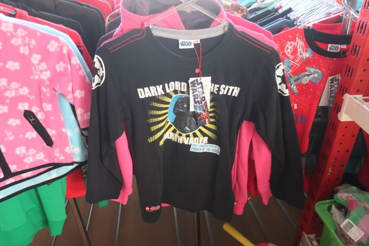 691389-93 Large assortment Children's clothing new, about 1000 garments - Lego Wear, Star Wars, Small & I etc