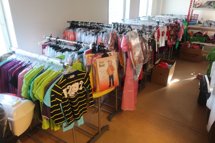 691389-127 Large assortment Children's clothing new, about 1000 garments - Lego Wear, Star Wars, Small & I etc