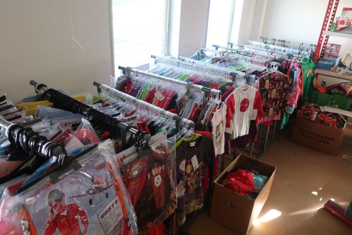 691389-128 Large assortment Children's clothing new, about 1000 garments - Lego Wear, Star Wars, Small & I etc