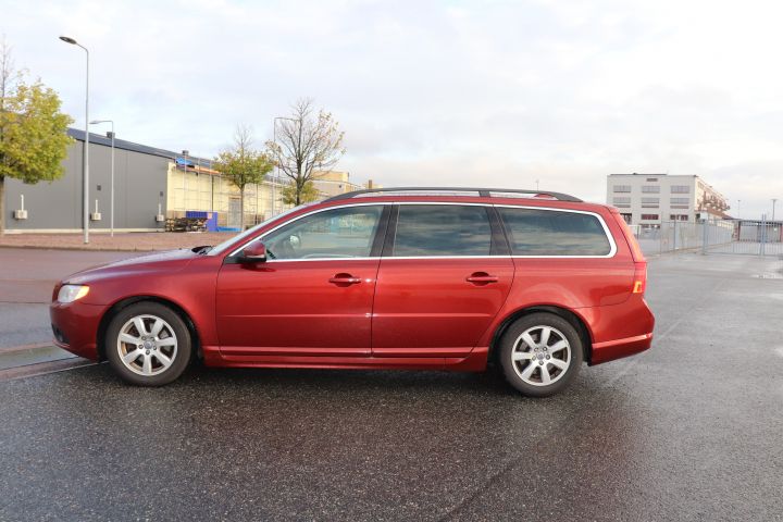 714874-4 Volvo V70 D2 1,6D DRIVe Momentum -12  D-Värm Drag