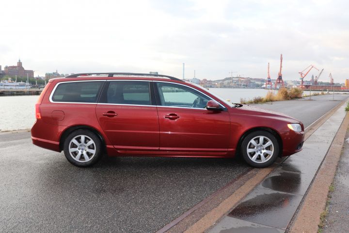 714874-8 Volvo V70 D2 1,6D DRIVe Momentum -12  D-Värm Drag