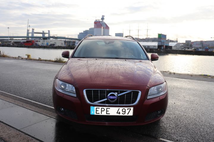 714874-10 Volvo V70 D2 1,6D DRIVe Momentum -12  D-Värm Drag
