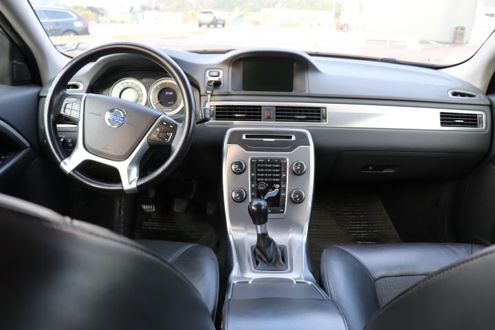 714874-12 Volvo V70 D2 1,6D DRIVe Momentum -12  D-Värm Drag