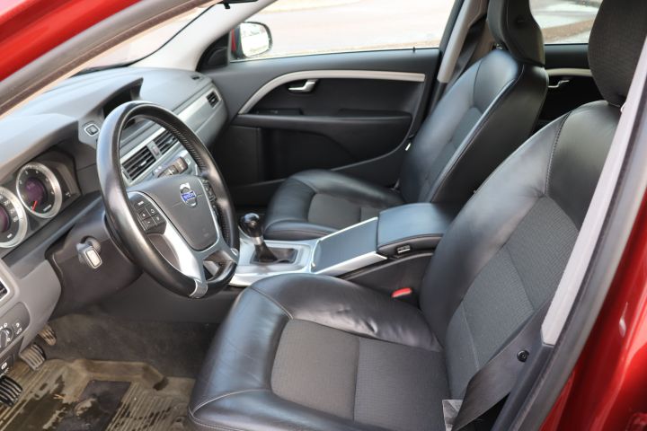 714874-14 Volvo V70 D2 1,6D DRIVe Momentum -12  D-Värm Drag
