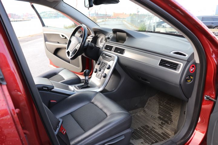 714874-18 Volvo V70 D2 1,6D DRIVe Momentum -12  D-Värm Drag