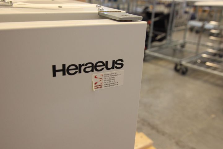 717027-2 Heraeus Function line heating cabinet