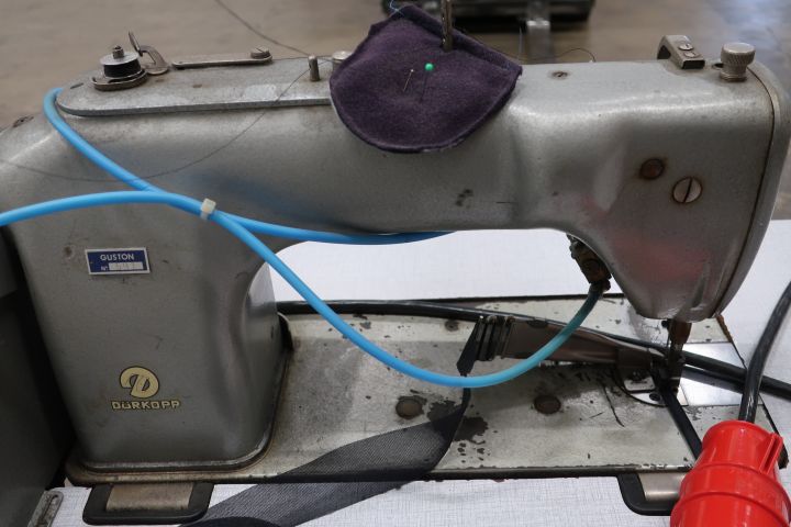 718005-6 Industrial sewing machine Dürkopp 591