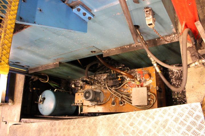 646023-11 Pressline Mossini 800 ton -95