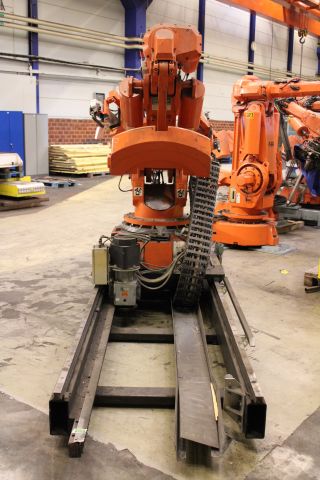 646030-2 Industrial robot ABB IRB 6400 2.4 / 150 incl 5 meter track