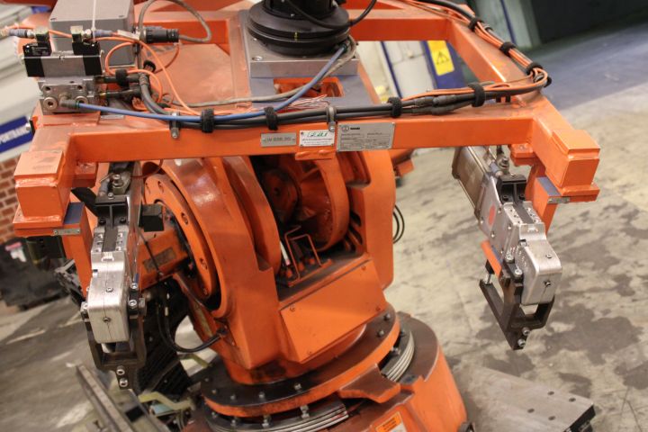 646030-7 Industrial robot ABB IRB 6400 2.4 / 150 incl 5 meter track