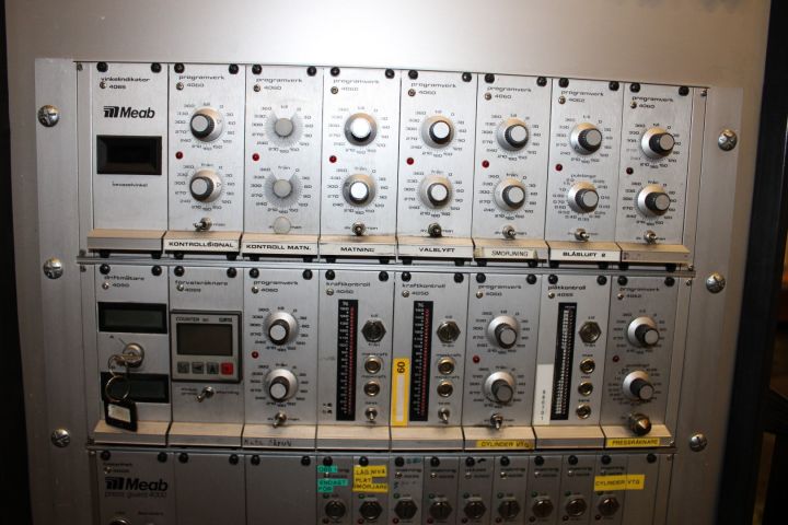 646099-7 Pressline Mossini 400 ton -98