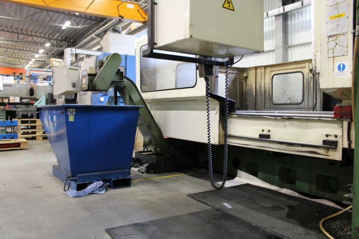 715751-31 CNC milling machine Kao Ming KMC-2000SD -95