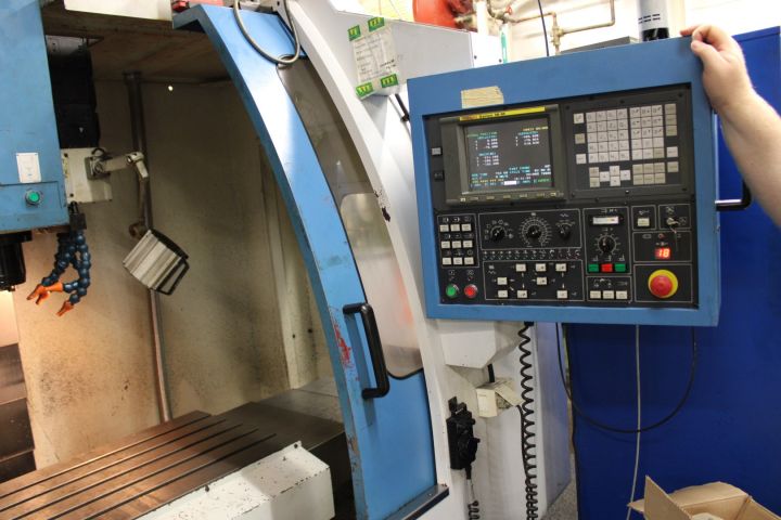 715752-3 CNC milling machine Johnford UMC-1050 -00