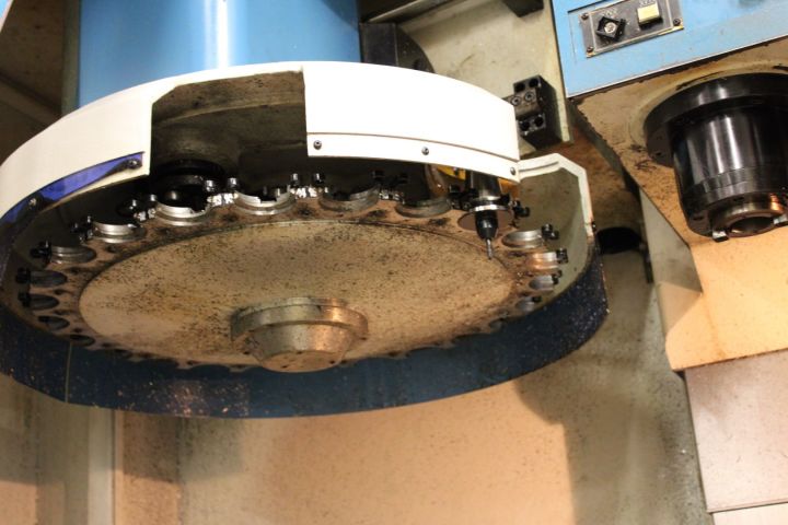 715752-14 CNC milling machine Johnford UMC-1050 -00