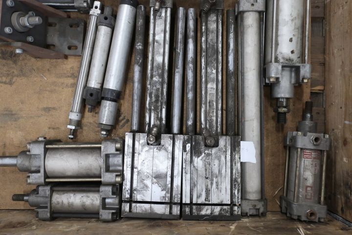 718056-2 Sortiment med pneumatik Hp, Swedec, Camozzi etc