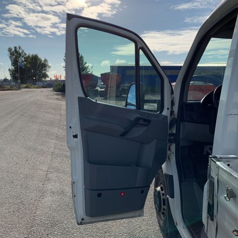 701622-25 Volkswagen Crafter Chassis 2.5 TDI (total weight 5000kg) -2009 (136hp, 257618km)