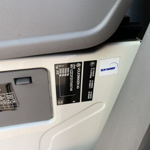 701622-29 Volkswagen Crafter Chassis 2.5 TDI (total weight 5000kg) -2009 (136hp, 257618km)