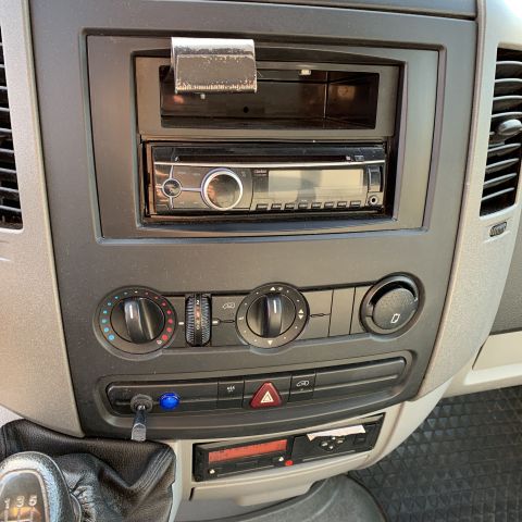 701622-35 Volkswagen Crafter Chassis 2.5 TDI (total weight 5000kg) -2009 (136hp, 257618km)