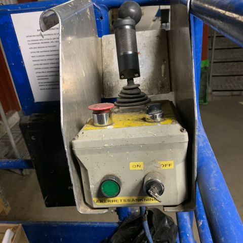 720735-8 Scissor lift Upright Lipac x26 scissor lift 1821.7 hours