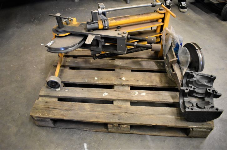 684967-2 Hydraulic pipe bending machine - Anglia