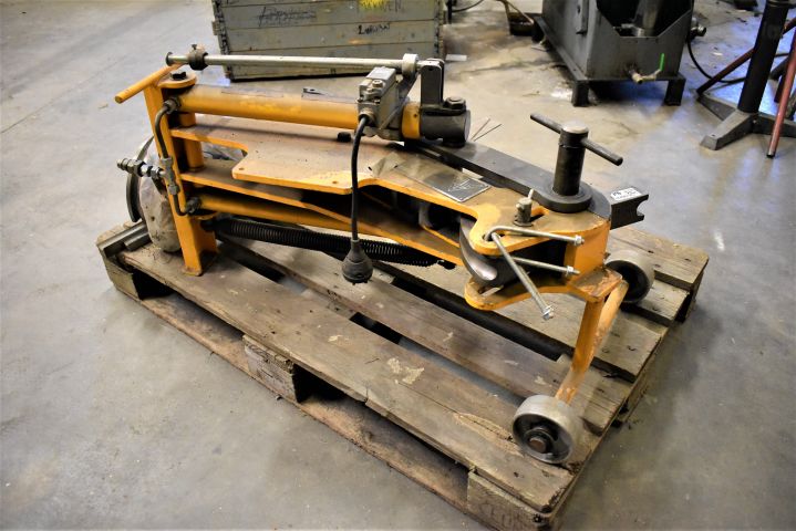 684967-1 Hydraulic pipe bending machine - Anglia