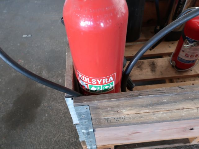 447782-2 8 fire extinguishers.