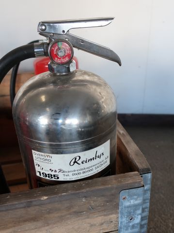 447782-10 8 fire extinguishers.