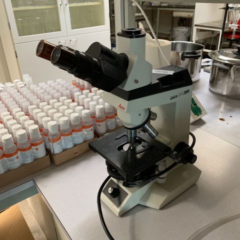 720785-3 Leica atc 2000 microscope