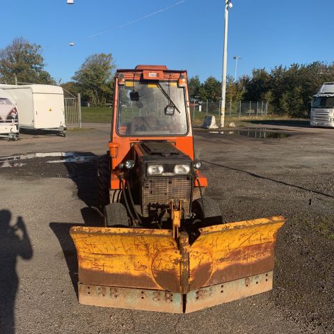 701626-2 Compact tractor Holder P30C-460 -1984 with hydraulic folding plow