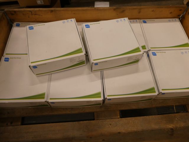 716670-1 10 luminaires Ensto AVR254.29