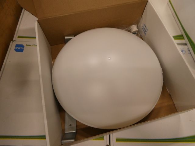 716670-4 10 luminaires Ensto AVR254.29