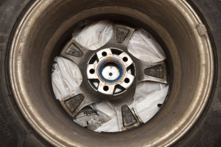 720507-10 2 sets of winter wheels