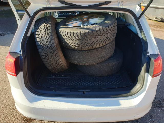 721628-30 Golf Variant 1.4 TGI BlueMotion Gasoline / Methane (JDM267)