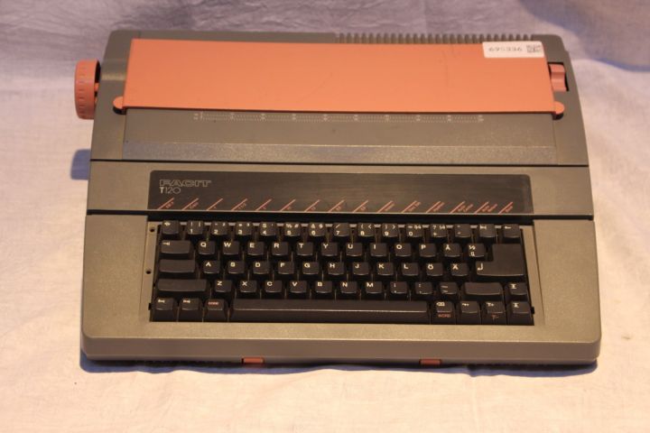 722823-2 Mechanical typewriters 3 pcs Halda / Facit