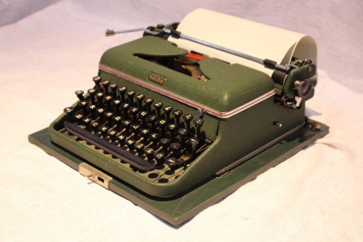 722823-4 Mechanical typewriters 3 pcs Halda / Facit