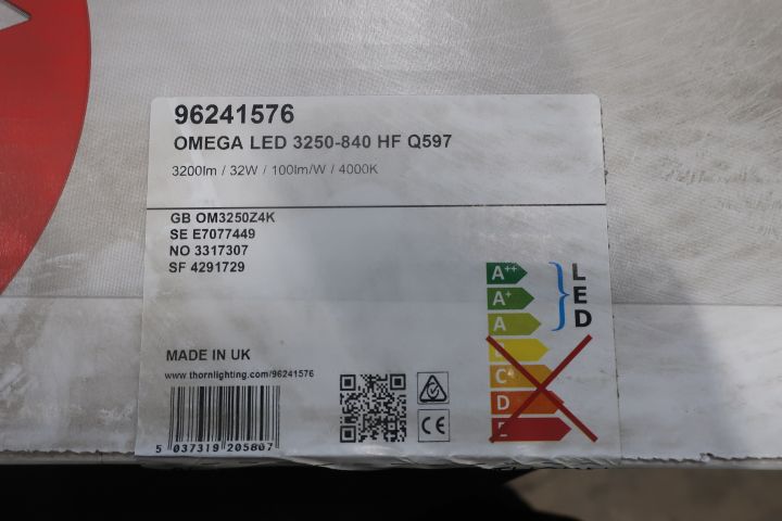714694-3 Thorn omega led 3250