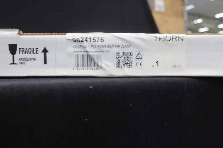 714694-4 Thorn omega led 3250