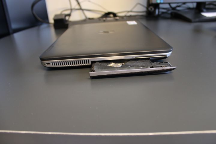 718161-8 HP ProBook 640 G2 + Power Cable and Docking Station (Unlocked)