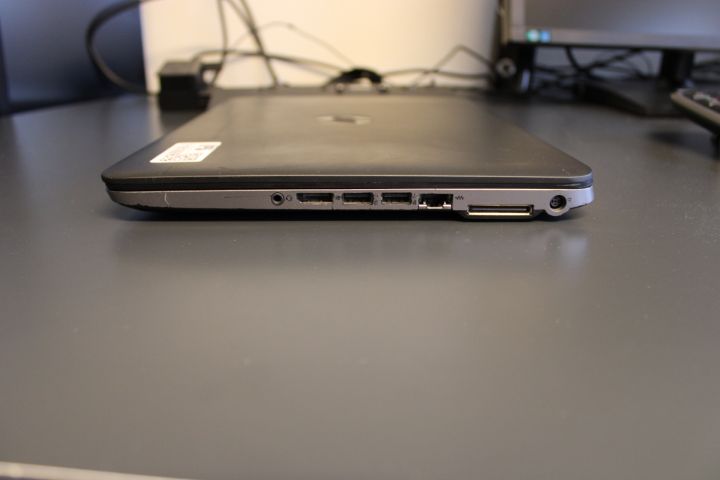 718169-5 HP EliteBook 840 G1 Touchscreen + Power Cable and Docking Station