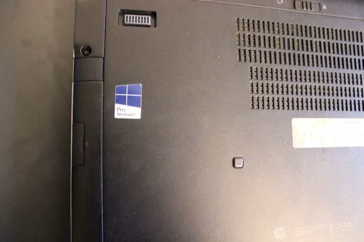 718169-12 HP EliteBook 840 G1 Touchscreen + Power Cable and Docking Station