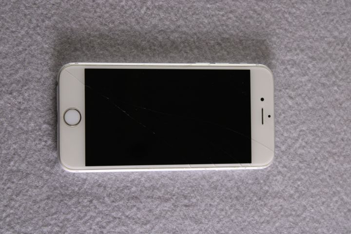661030-8 Iphone 6S 128 GB & Iphone 6 64 GB