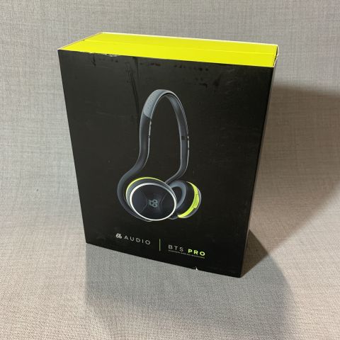 723485-2 Wireless Bluetooth 4.2 Headphones Audio BTS Pro