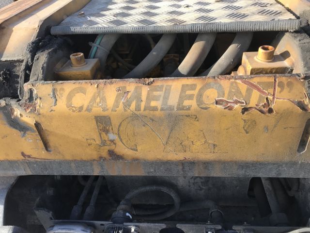 723759-12 Volvo FM 12 6x2 hook lift truck Joab cameleont 2005 (WCK 08Y)