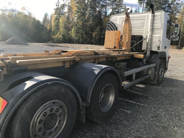 723759-10 Volvo FM 12 6x2 hook lift truck Joab cameleont 2005 (WCK 08Y)