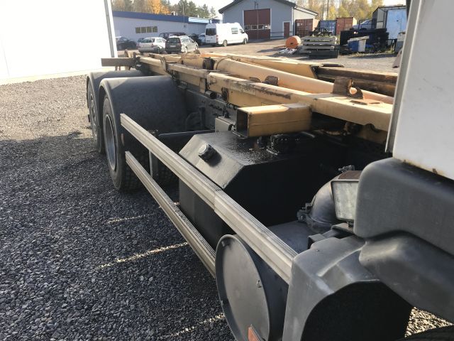 723759-14 Volvo FM 12 6x2 hook lift truck Joab cameleont 2005 (WCK 08Y)