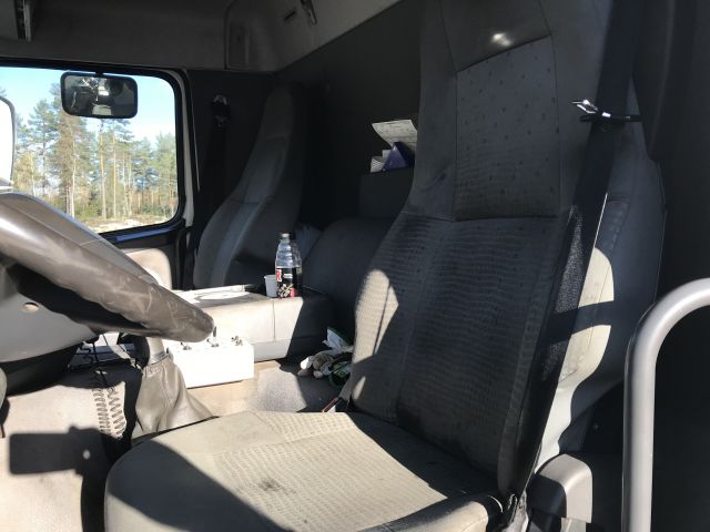 723759-31 Volvo FM 12 6x2 hook lift truck Joab cameleont 2005 (WCK 08Y)