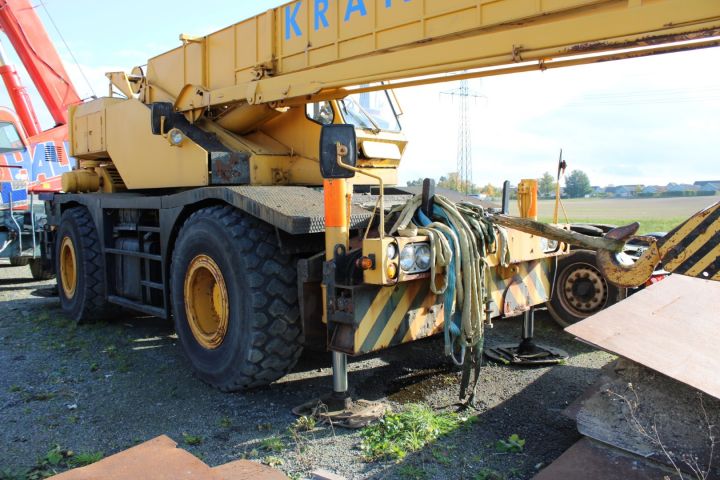 725433-30 Rough terrain  crane 25 Ton Kato KR25HL -83