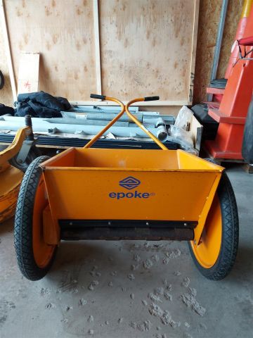 717438-1 Manual Gravel / Sand Spreader