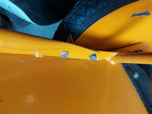 717438-9 Manual Gravel / Sand Spreader