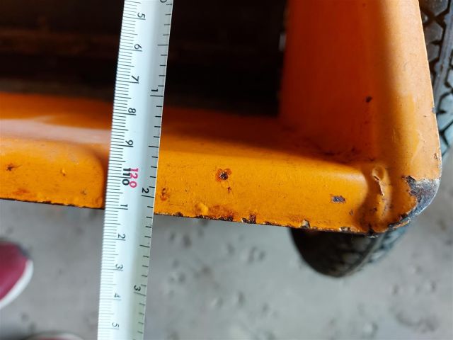 717438-11 Manual Gravel / Sand Spreader